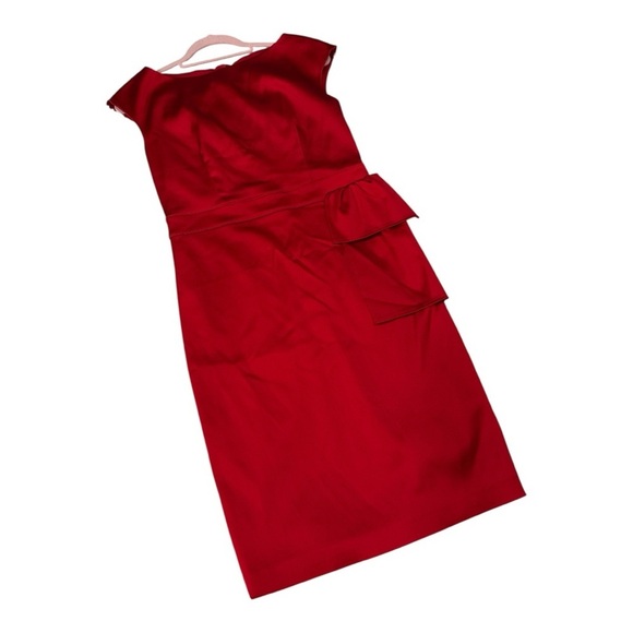 St. John
Elegant Cocktail dress in Venetian Red size 4 - Picture 6 of 16